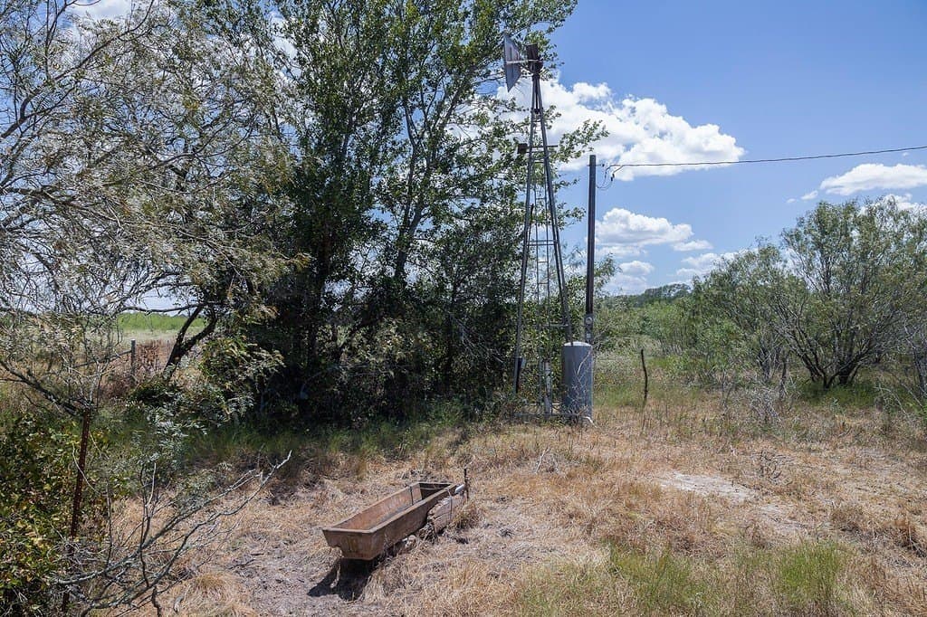 596.54 acres in Gonzales County - photo 21