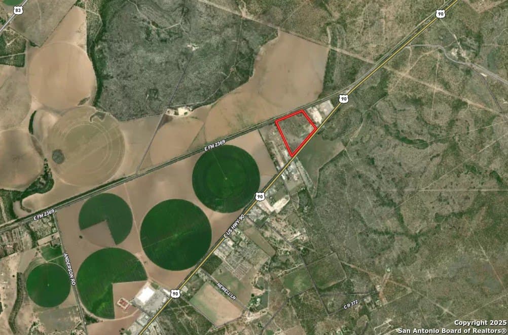 32.89 acres in Uvalde County gallery image 3