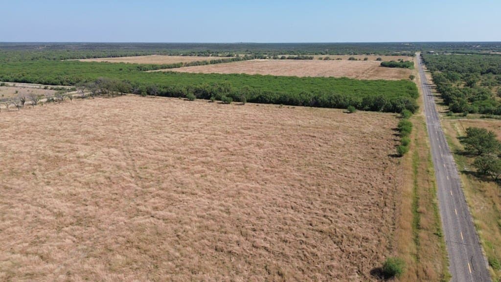 10.75 acres in Maverick County gallery image 2