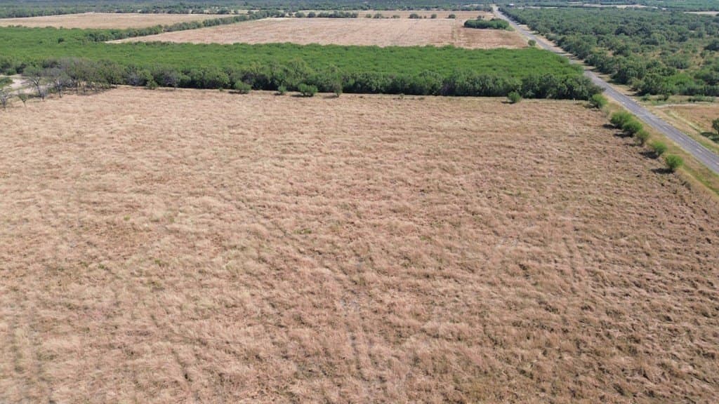 10.75 acres in Maverick County gallery image 3