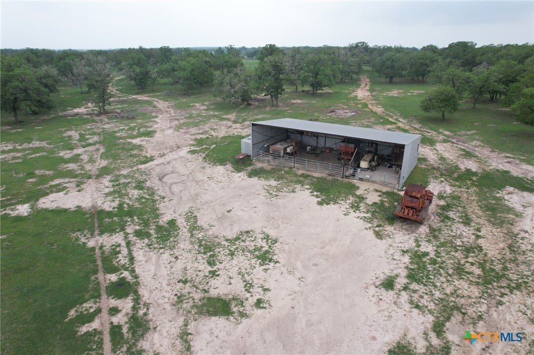 169.72 acres in Milam County - photo 9