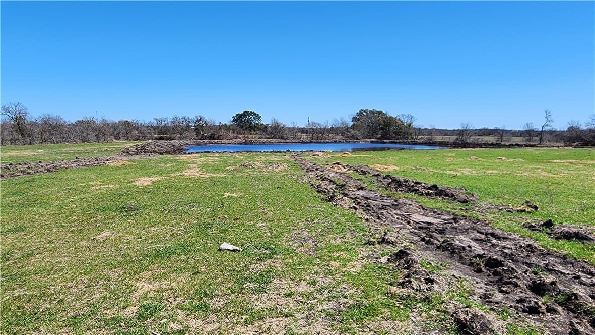 10 acres in McLennan County - photo 2