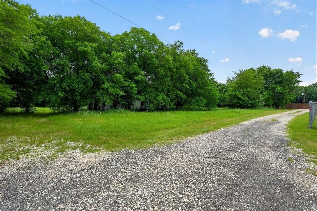 1 acres in Tarrant County gallery image 4