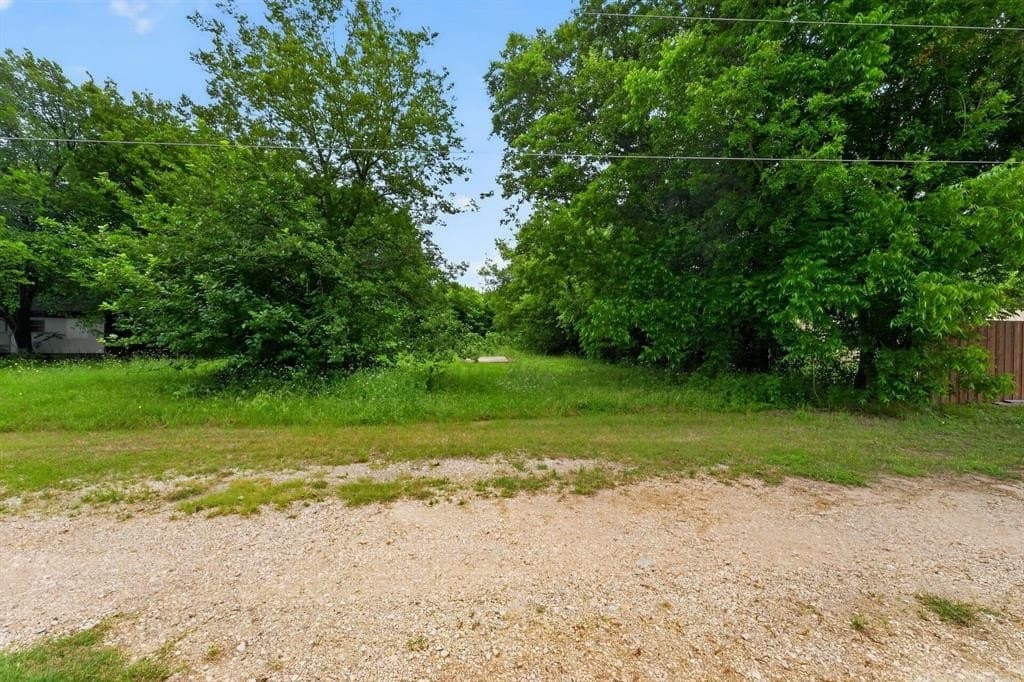 1 acres in Tarrant County gallery image 2