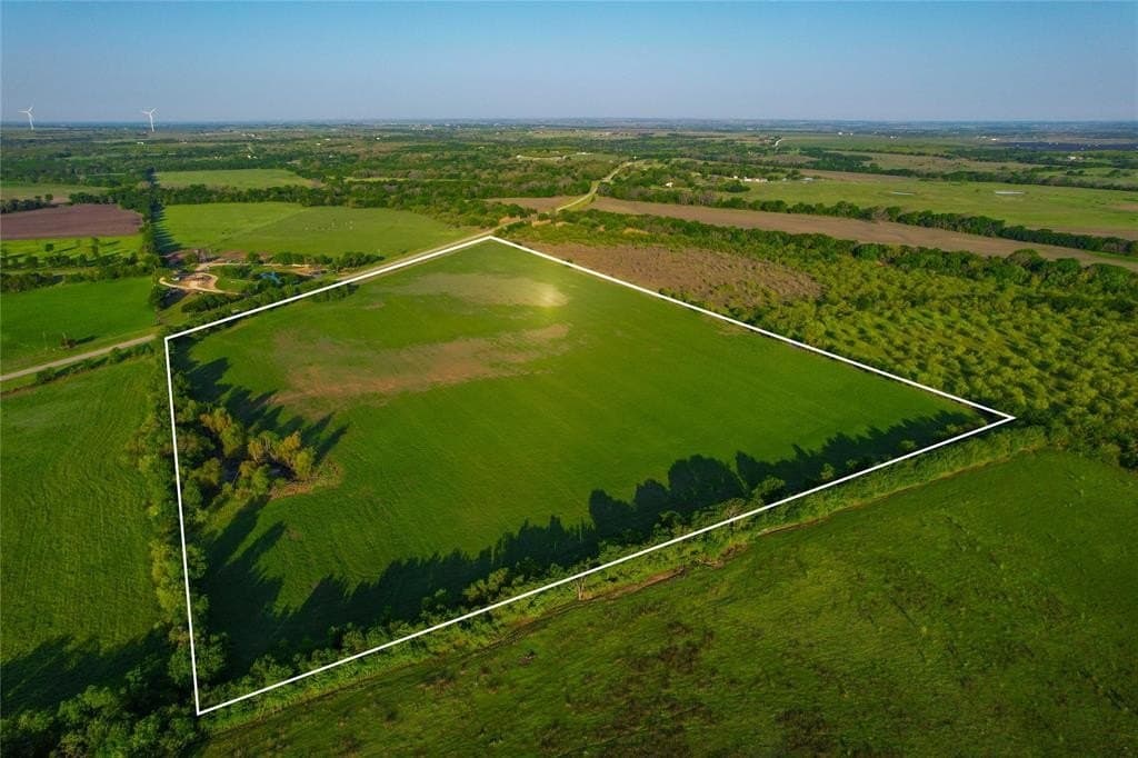 31 acres in Hill County gallery image 2