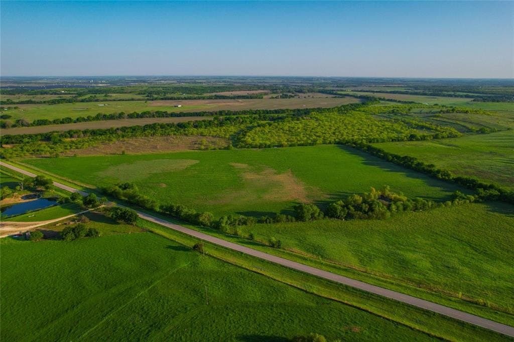 31 acres in Hill County featured view