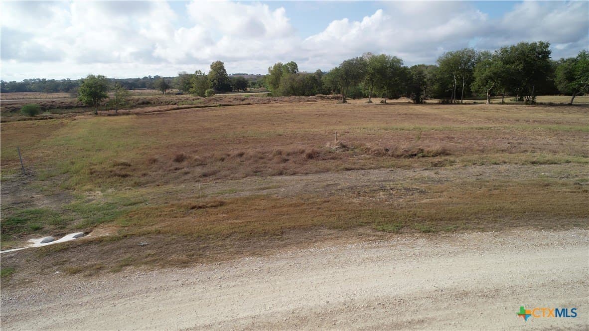 4.9 acres in Lavaca County - photo 9