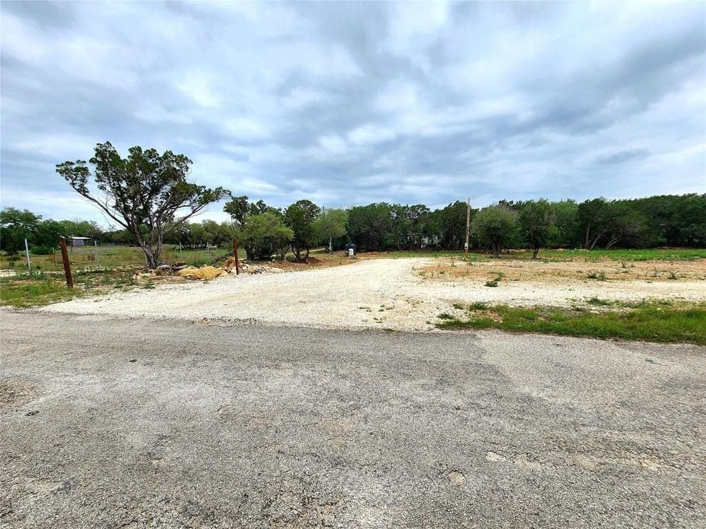 1.24 acres in Bandera County
