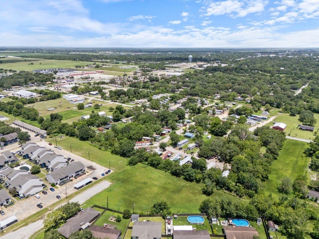 1.4 acres in Bay City County gallery image 4