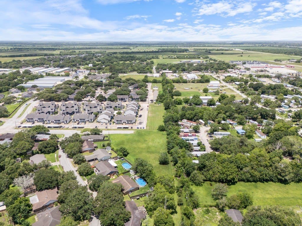 1.4 acres in Bay City County gallery image 3