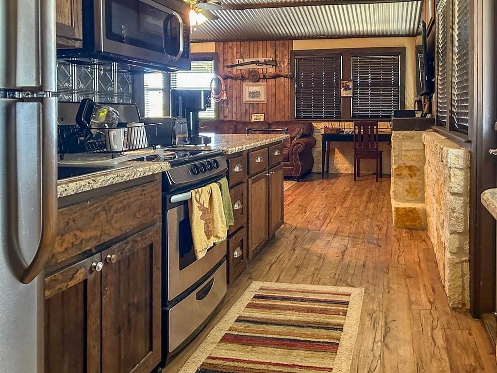 11.7 acres in Gillespie County gallery image 4