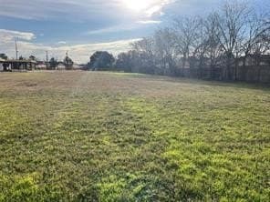 1.79 acres in Tarrant County gallery image 2
