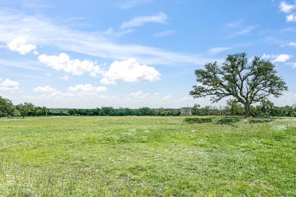 10.01 acres in Kendall County