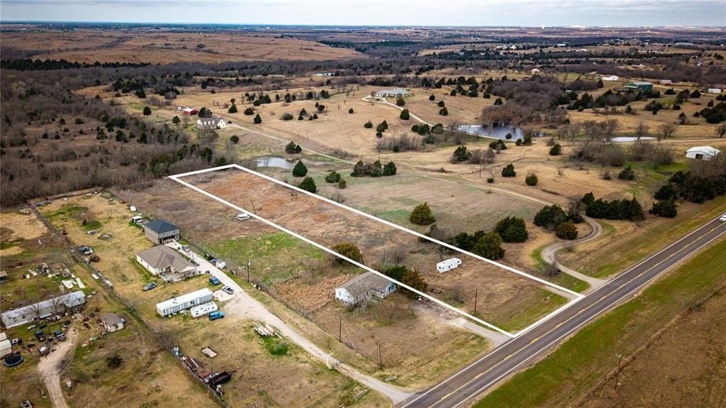 2.04 acres in Ellis County