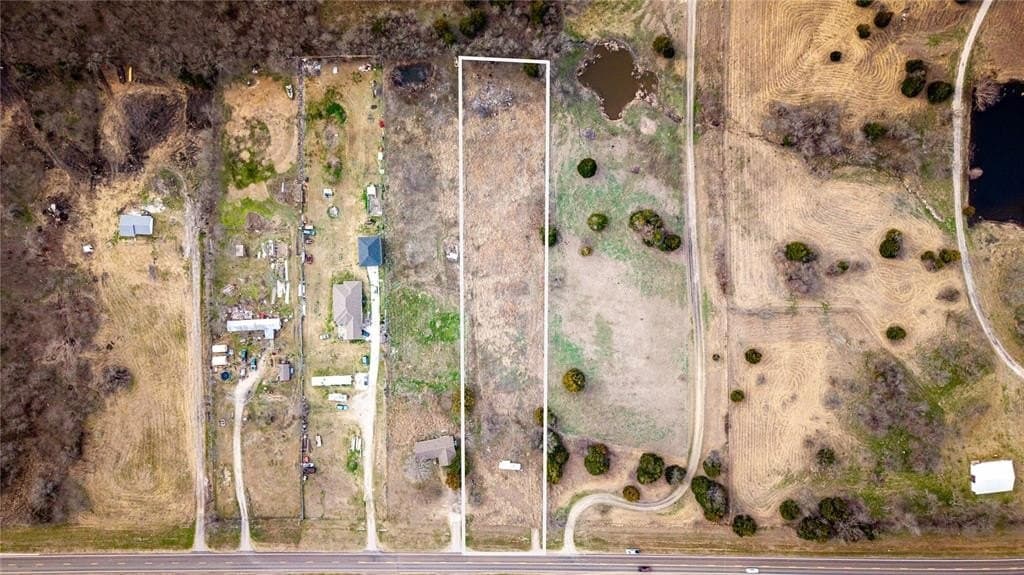 2.04 acres in Ellis County gallery image 2