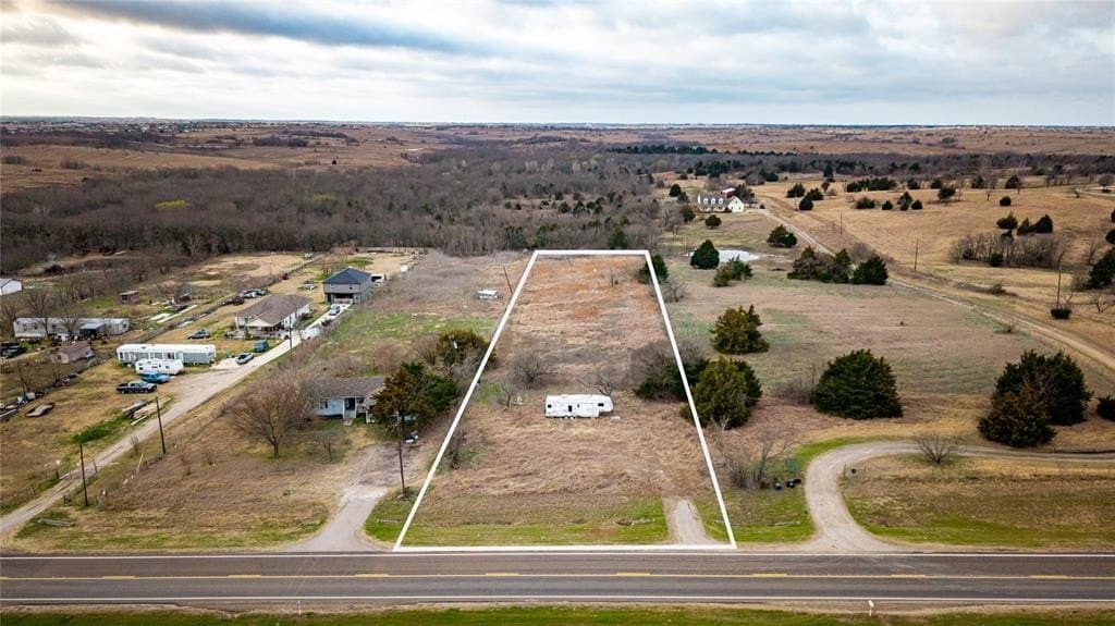 2.04 acres in Ellis County gallery image 3