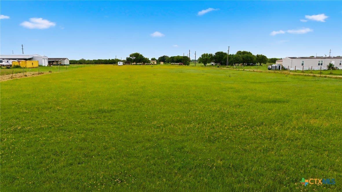 3.39 acres in Victoria County - photo 9