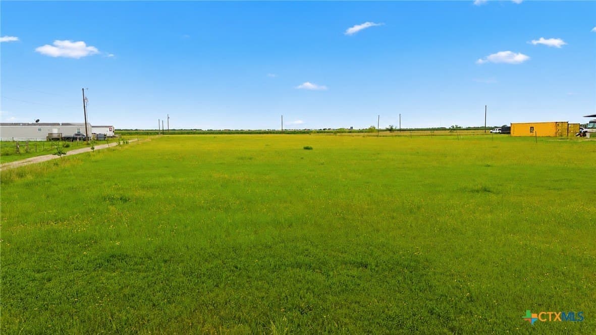 3.39 acres in Victoria County gallery image 2