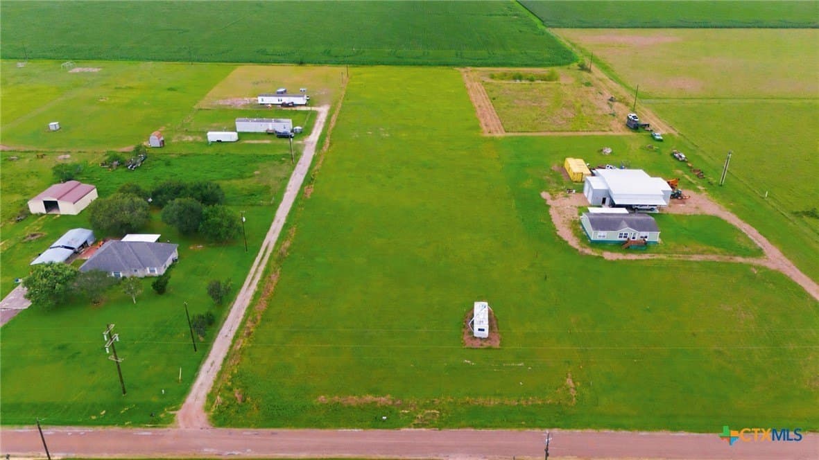3.39 acres in Victoria County - photo 6