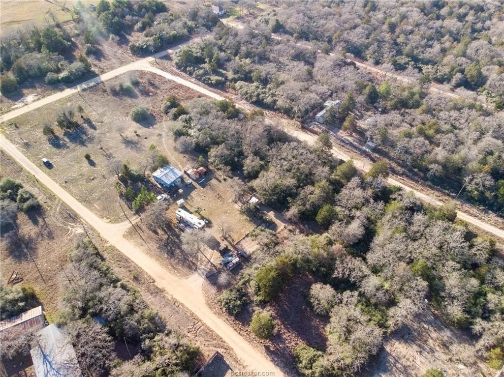 0.28 acres in Burleson County - photo 4