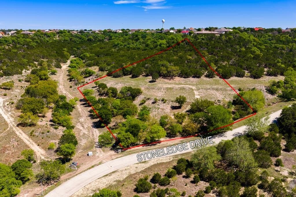 2.61 acres in Kerr County