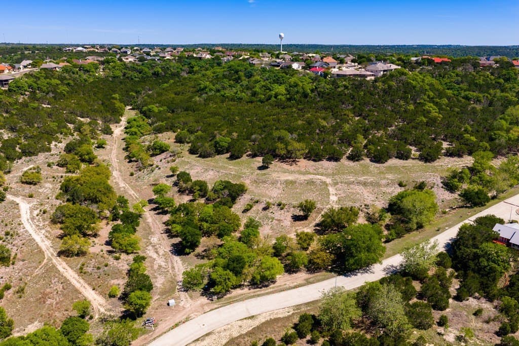 2.61 acres in Kerr County gallery image 3