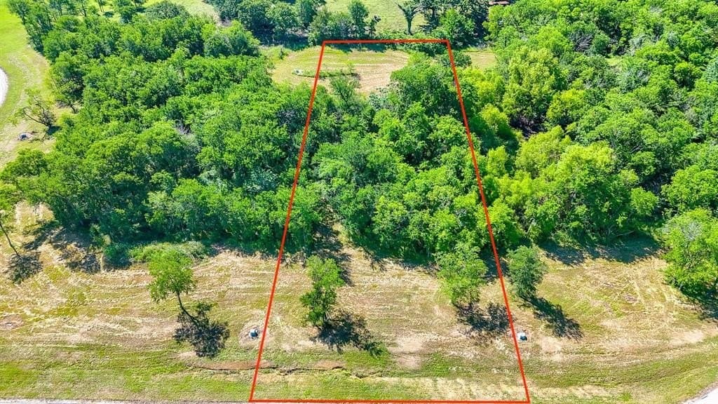 1.01 acres in Navarro County