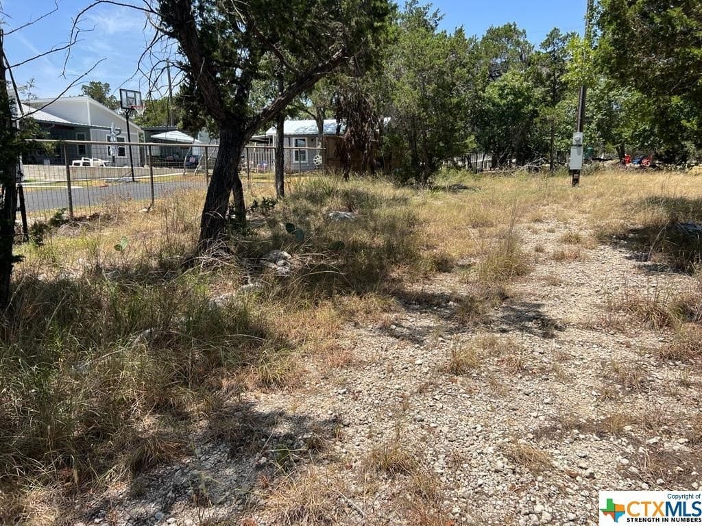 0.19 acres in Comal County - photo 3