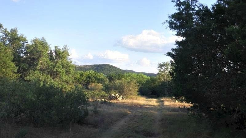 5.3 acres in Real County