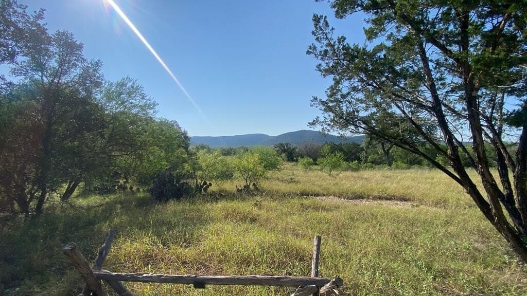 5.3 acres in Real County - photo 21