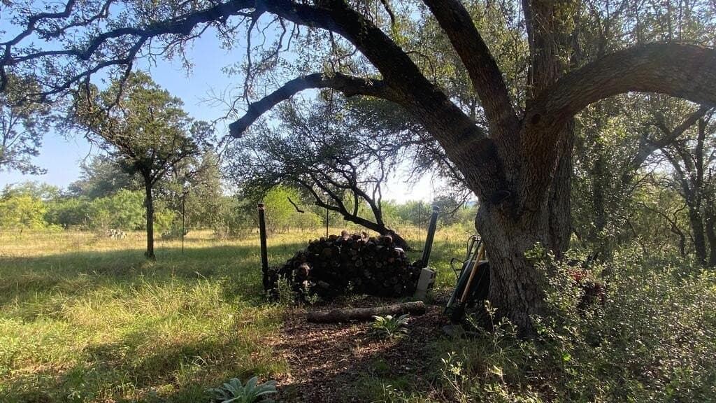 5.3 acres in Real County - photo 32