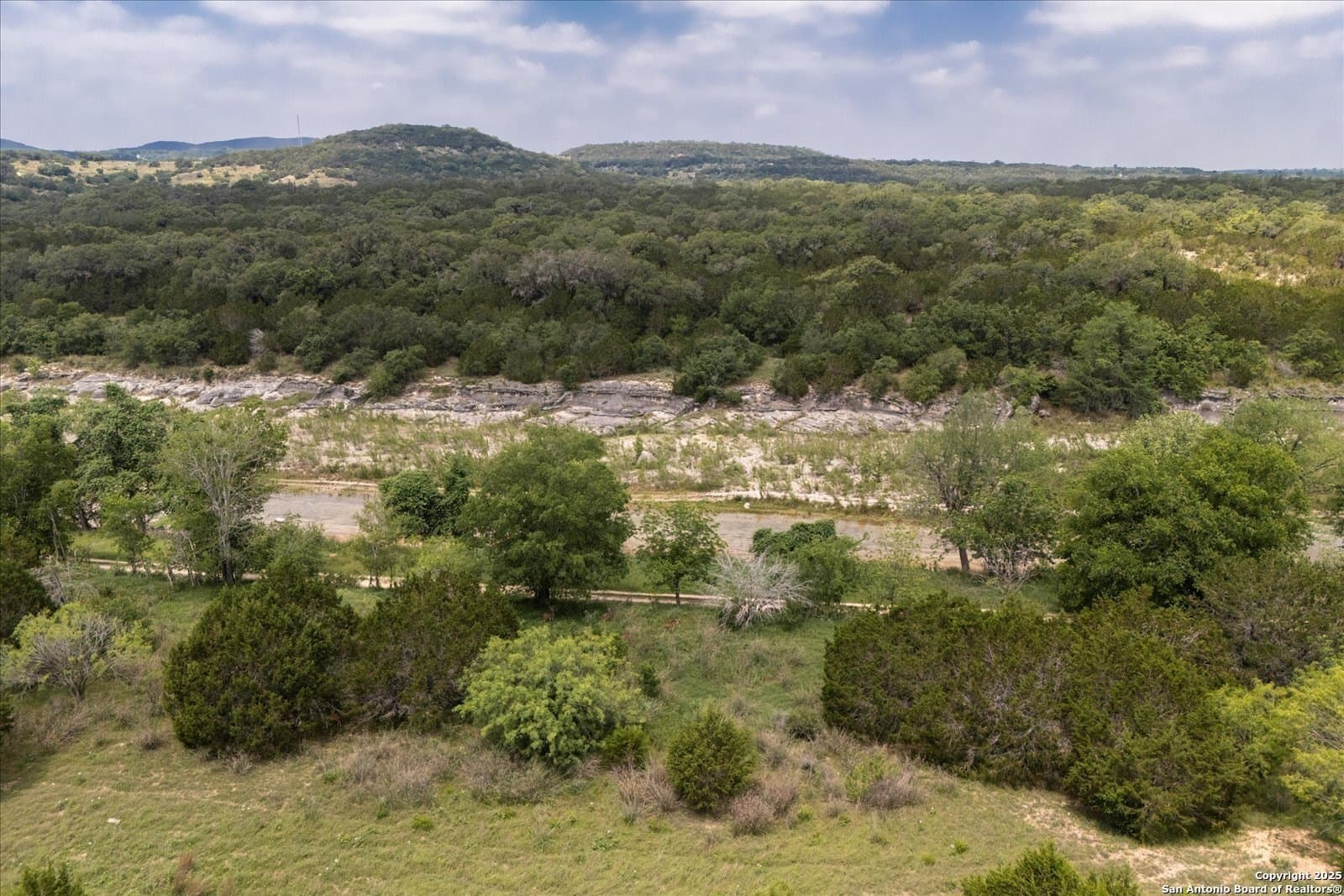 5.18 acres in Bandera County gallery image 2