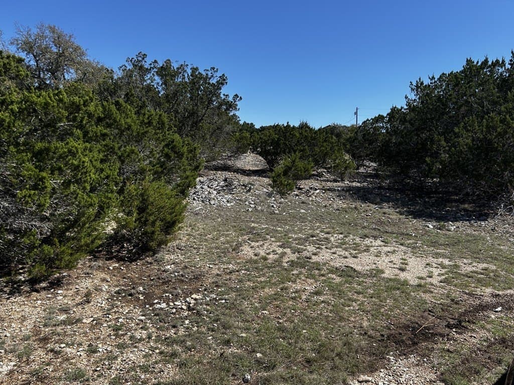 4.49 acres in Kerr County gallery image 3