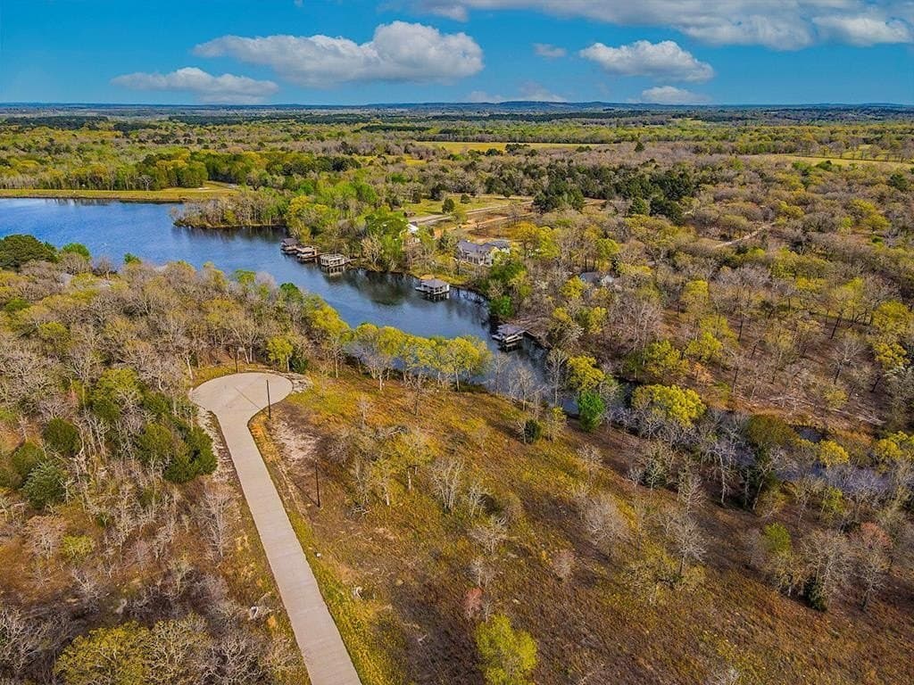 0.81 acres in Henderson County gallery image 2