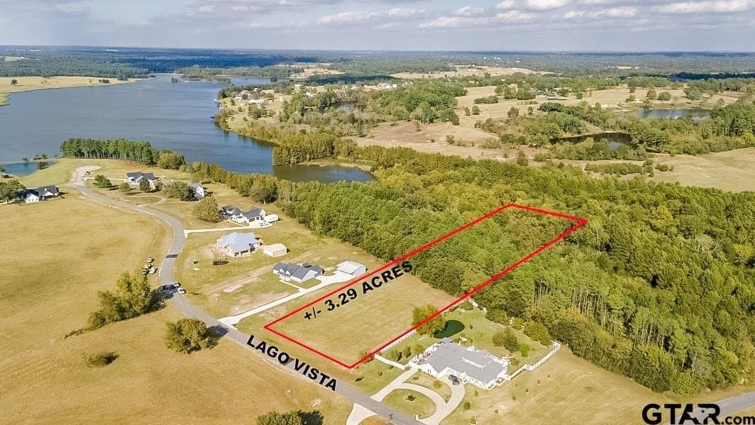 3.29 acres in Henderson County