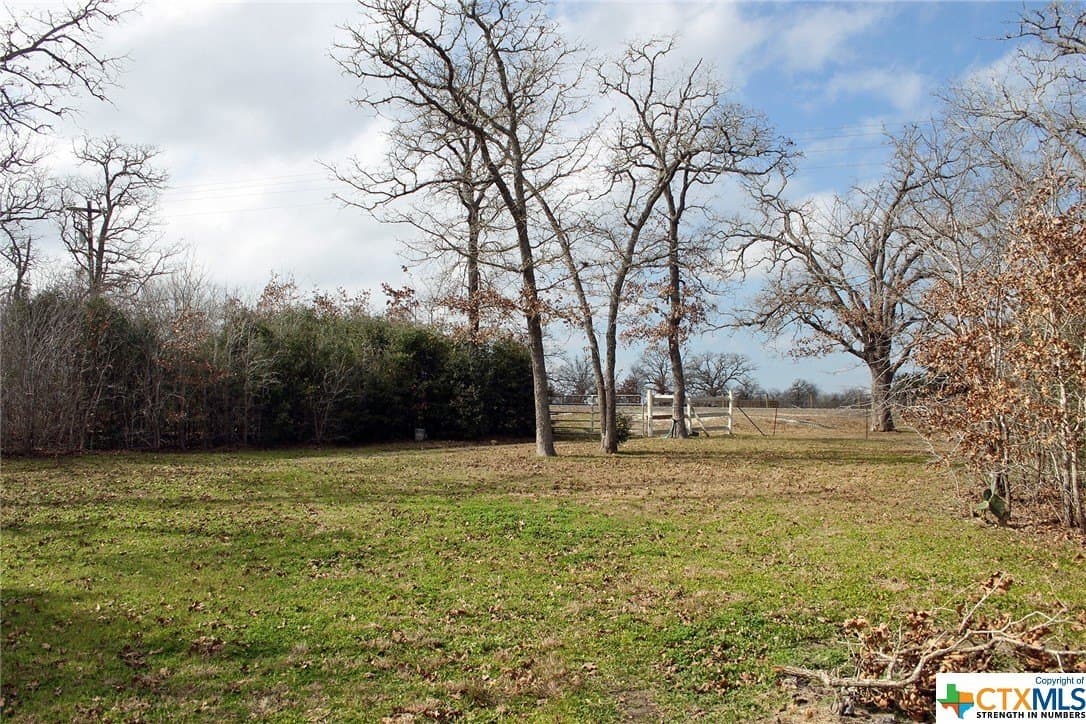 5.62 acres in Caldwell County gallery image 2