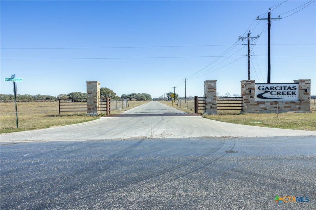5.53 acres in Victoria County - photo 19