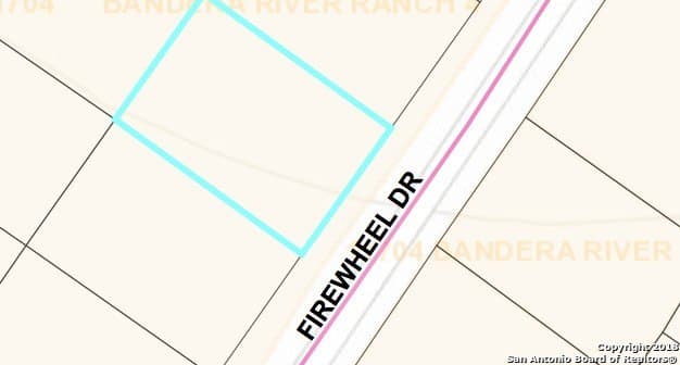 0.5 acres in Bandera County gallery image 4