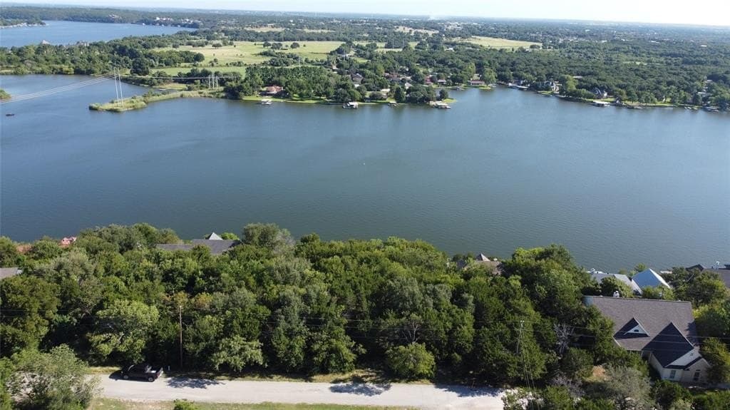 0.7 acres in Hood County