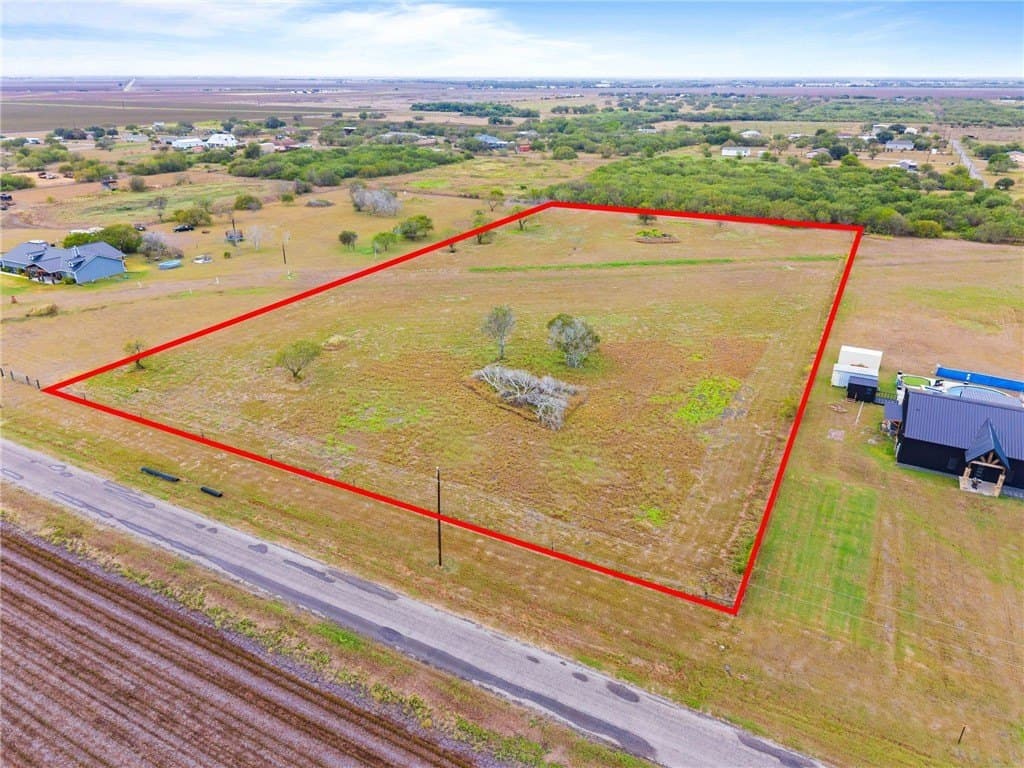 5 acres in San Patricio County - photo 9