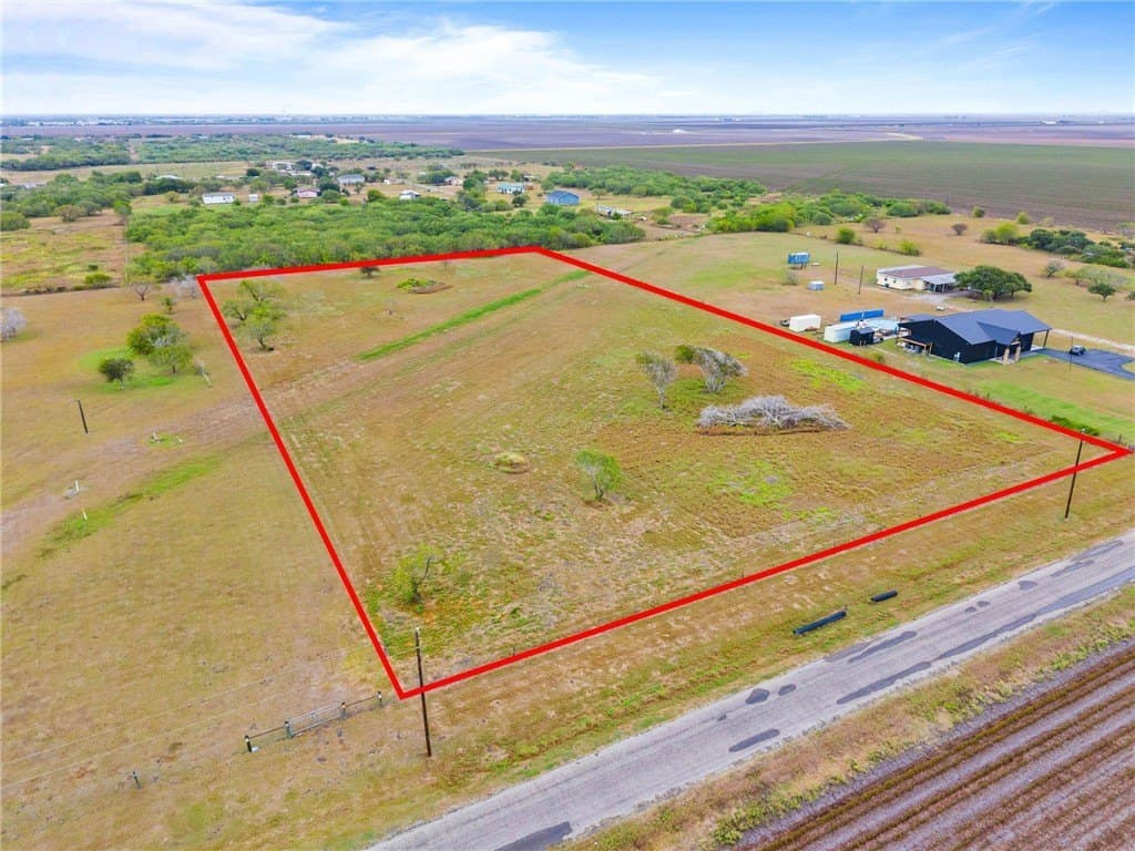 5 acres in San Patricio County - photo 8