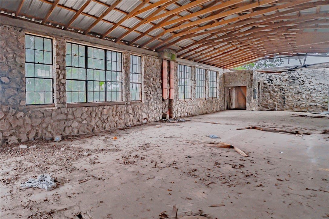 1.68 acres in Bee County - photo 16