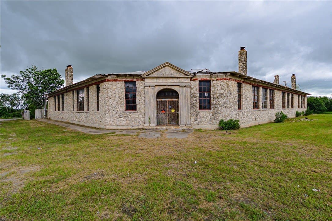 1.68 acres in Bee County - photo 12