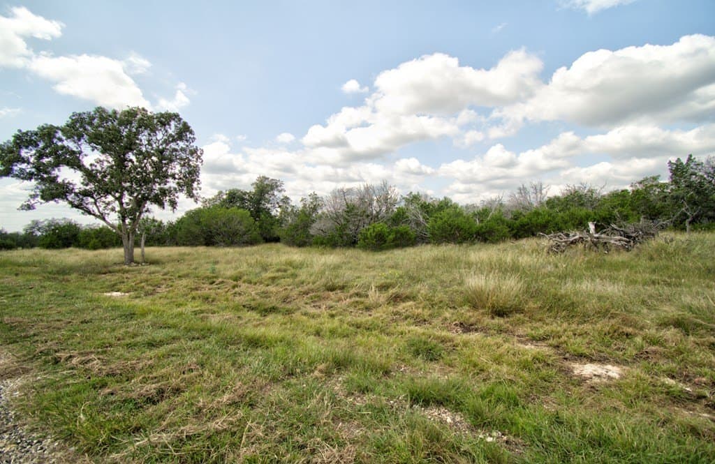5.02 acres in Kerr County gallery image 3
