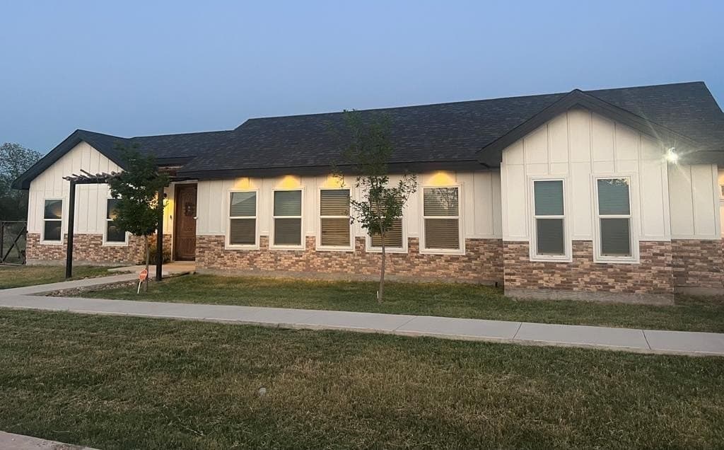 15,008 acres in Maverick County