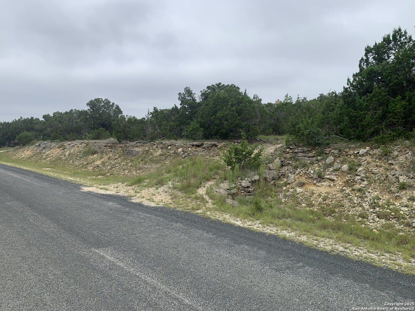 1.03 acres in Comal County gallery image 4