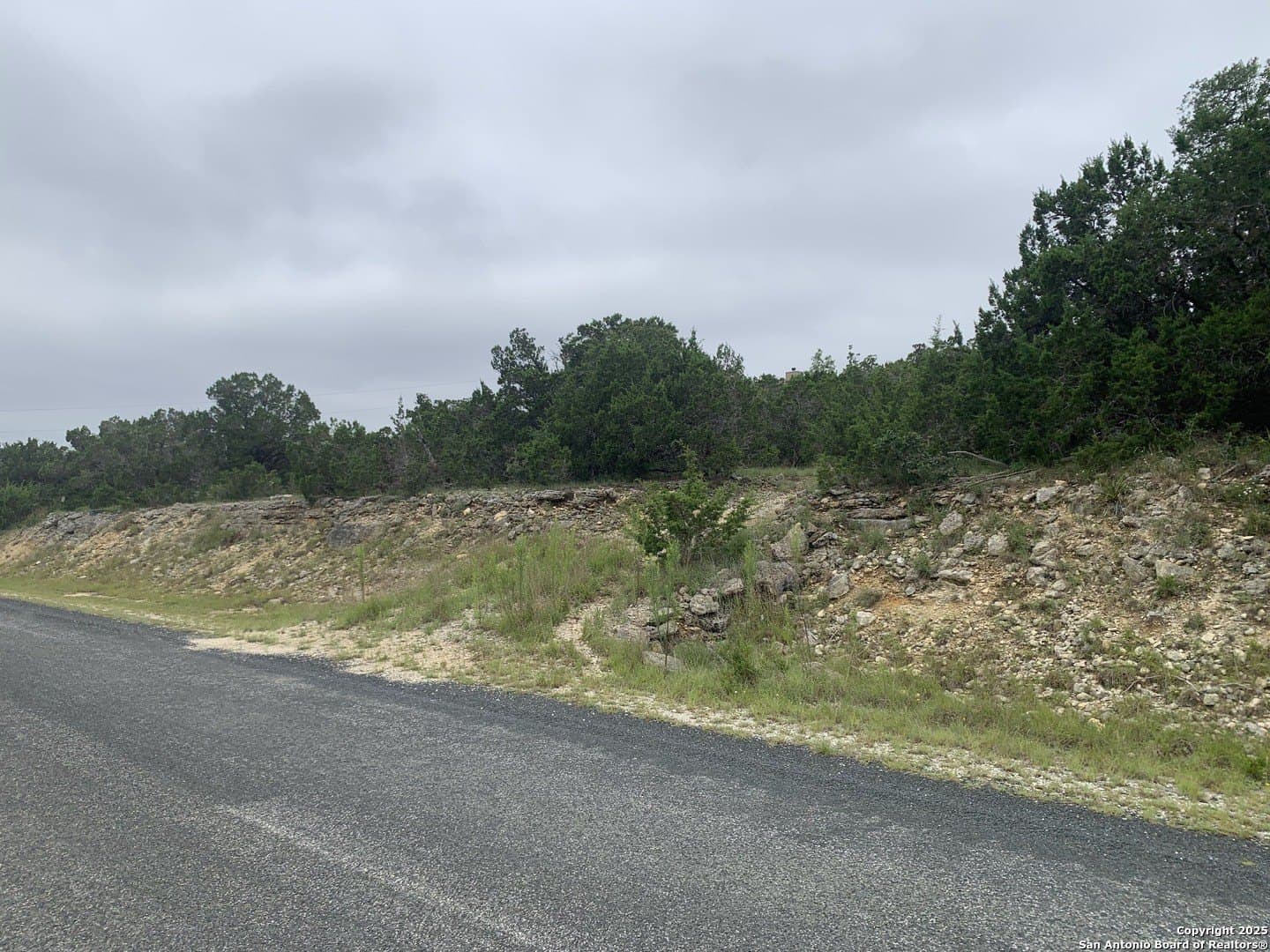 1.03 acres in Comal County gallery image 3