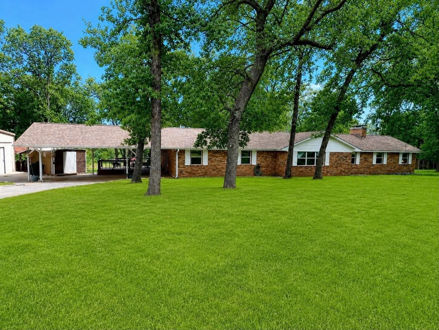 25.94 acres in Henderson County