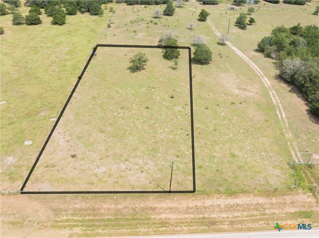 1.51 acres in Lavaca County gallery image 4