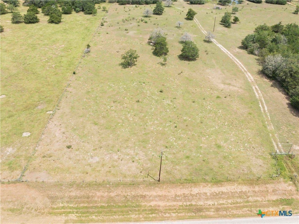 1.51 acres in Lavaca County